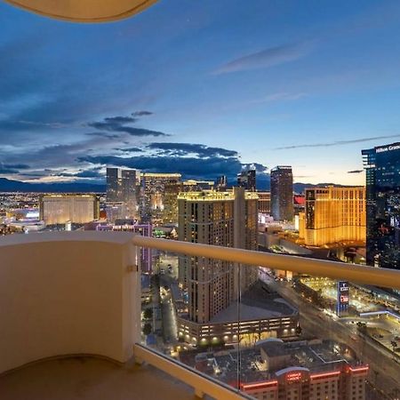 Balcony Full Strip View Suite Mgm Signature Free Valet Las Vegas Exteriör bild