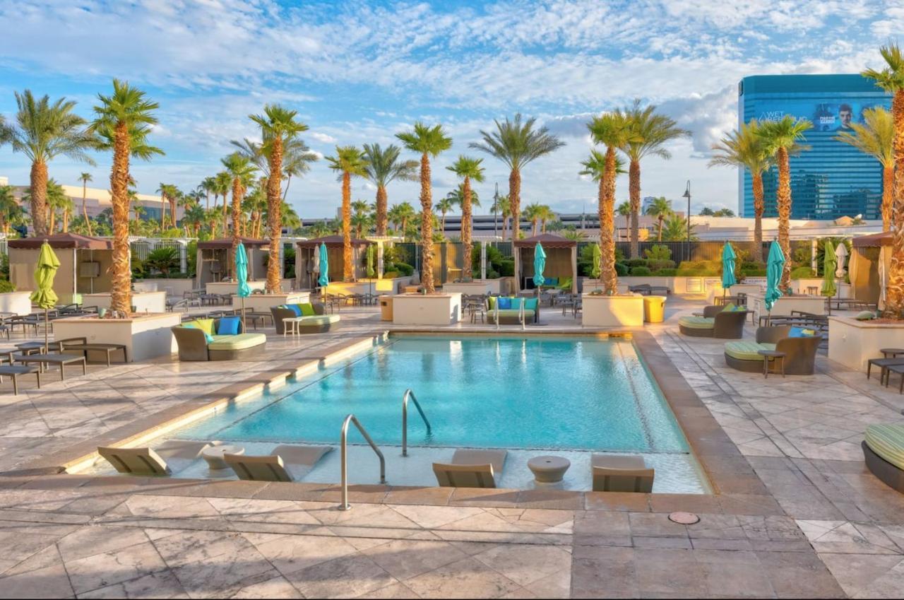 Balcony Full Strip View Suite Mgm Signature Free Valet Las Vegas Exteriör bild