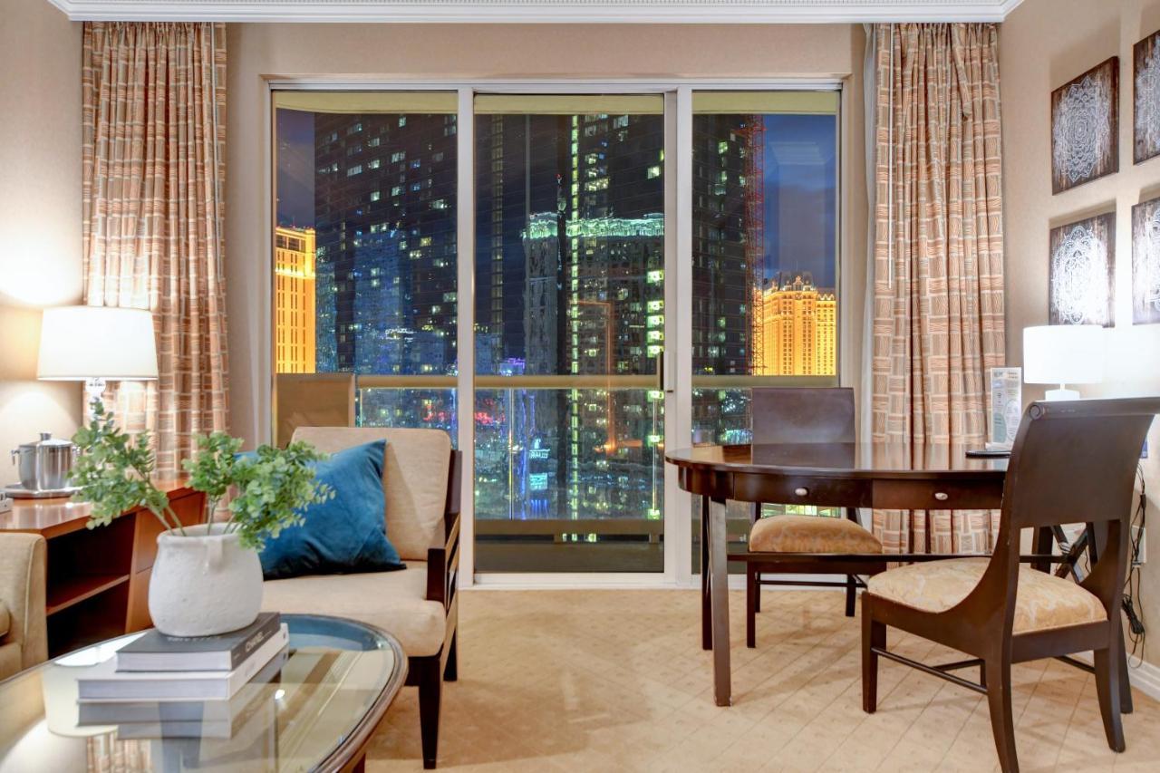 Balcony Full Strip View Suite Mgm Signature Free Valet Las Vegas Exteriör bild