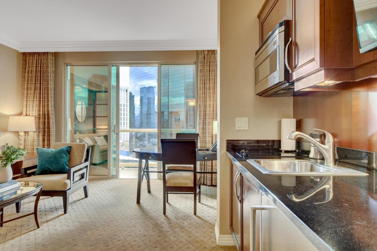 Balcony Full Strip View Suite Mgm Signature Free Valet Las Vegas Exteriör bild