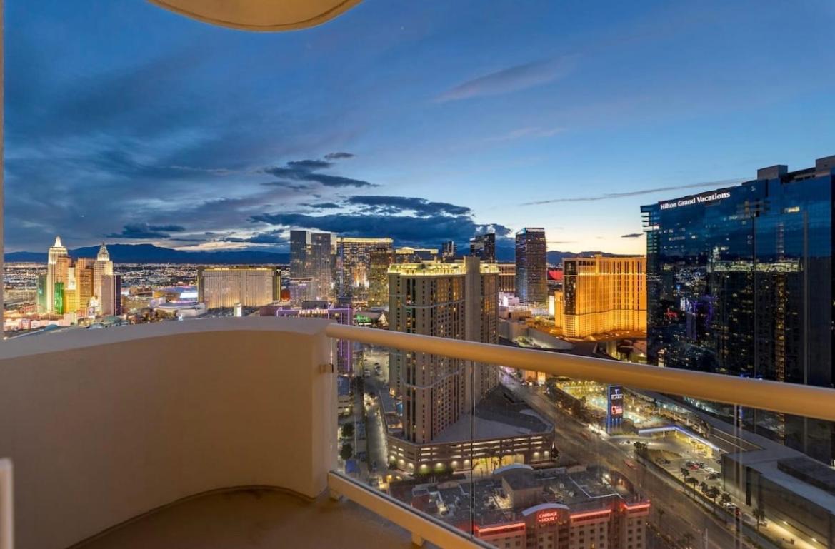 Balcony Full Strip View Suite Mgm Signature Free Valet Las Vegas Exteriör bild