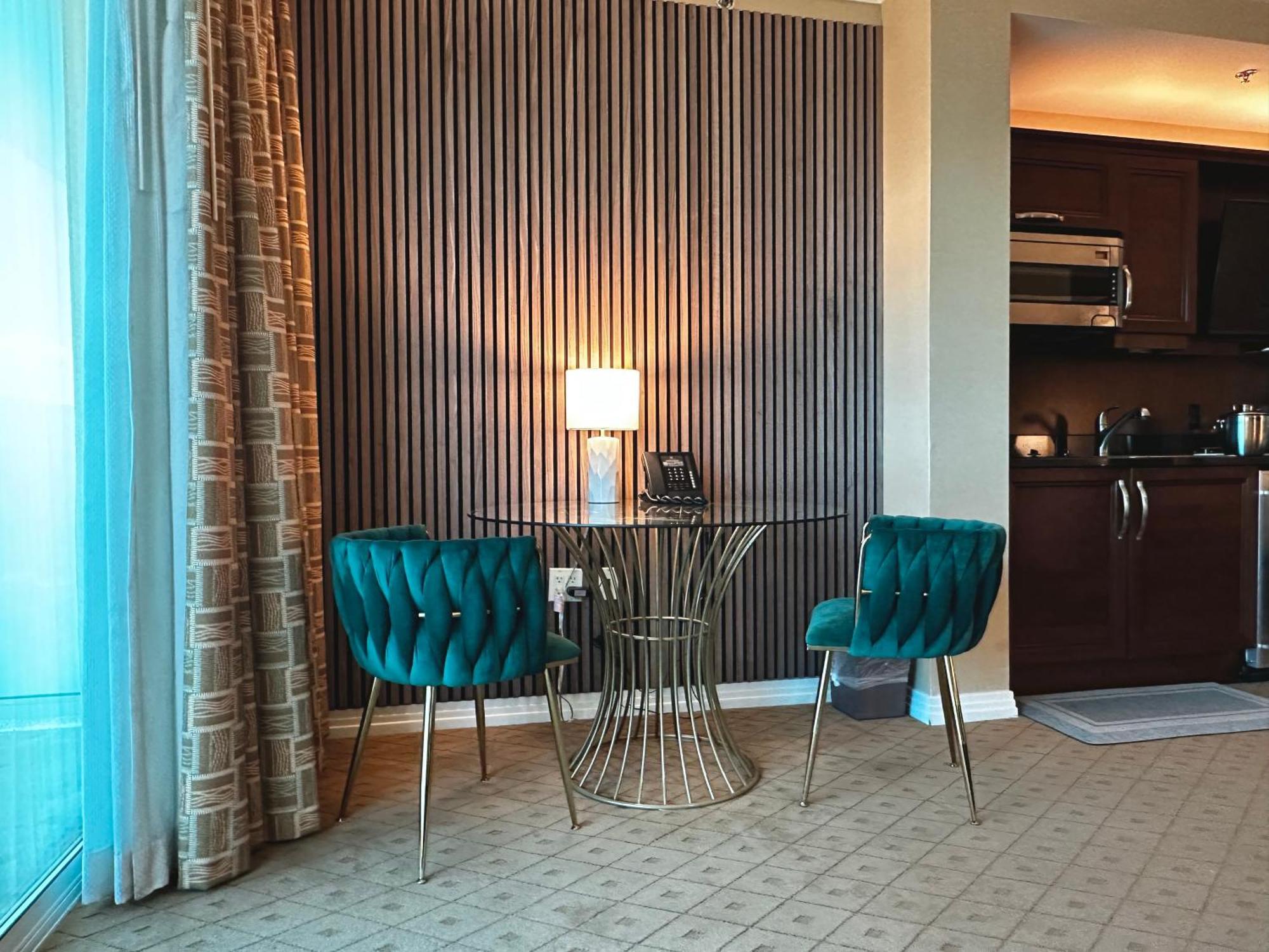Balcony Full Strip View Suite Mgm Signature Free Valet Las Vegas Exteriör bild